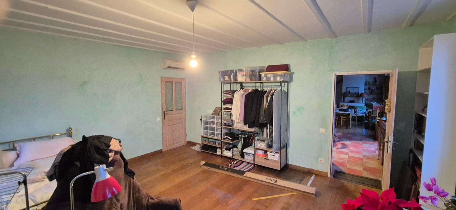 Création d'une pièce dressing avec porte à galandage — avant